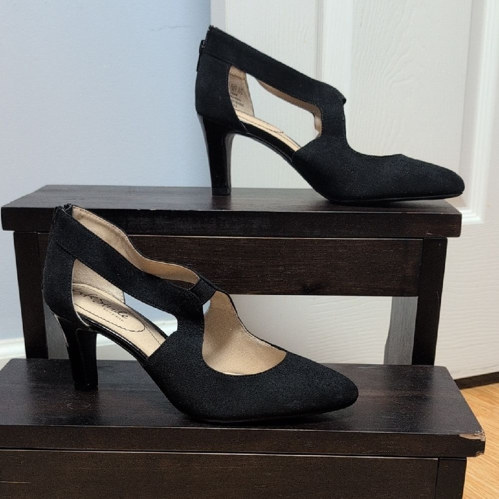 Life Stride Black Cutout Mid Heel Pumps NWOB